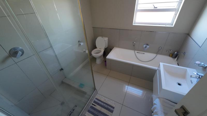 4 Bedroom Property for Sale in Zeekoevlei Western Cape